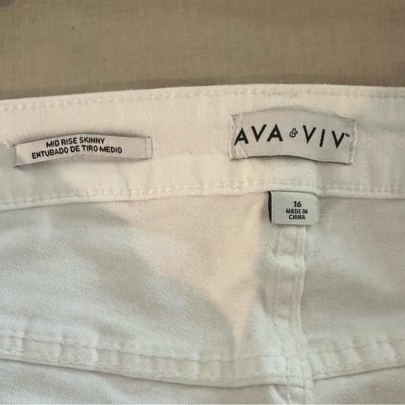 Ava & Viv White Denim Jeans size 16 NWOT - Picture 5 of 5